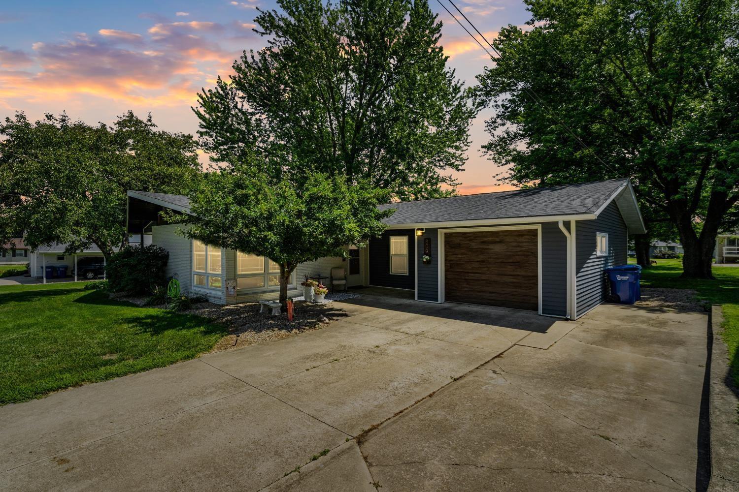 Independence, Iowa 50644, United States, 3 Bedrooms Bedrooms, ,2 BathroomsBathrooms,Residential,Pending,168004