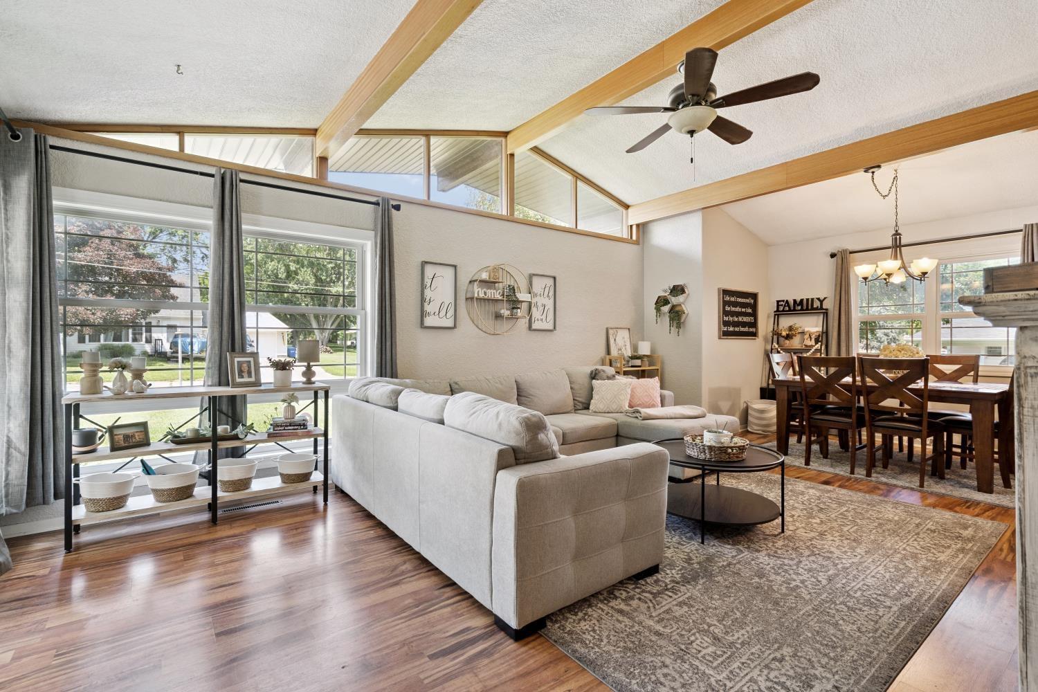 Independence, Iowa 50644, United States, 3 Bedrooms Bedrooms, ,2 BathroomsBathrooms,Residential,Pending,168004