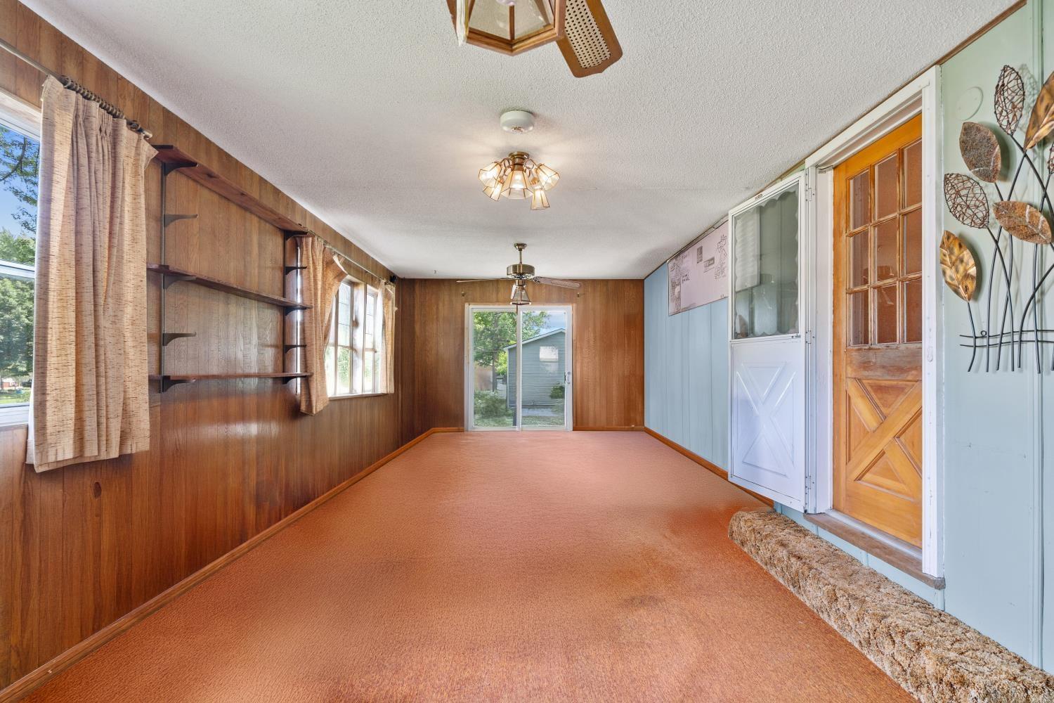 Independence, Iowa 50644, United States, 3 Bedrooms Bedrooms, ,2 BathroomsBathrooms,Residential,Pending,168004