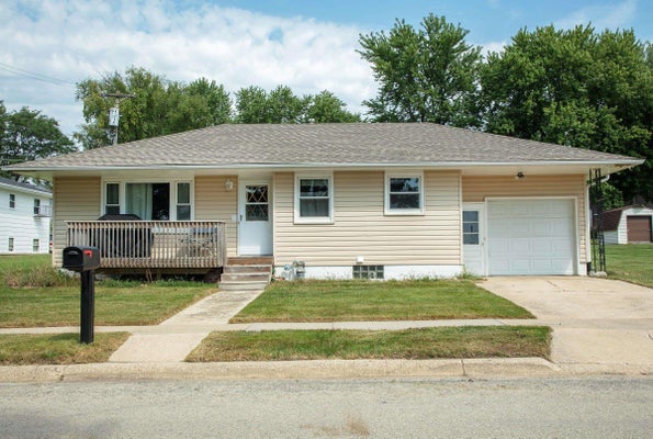 905 M AVE, GRUNDY CENTER, IA 50638 - Image e062b0be22f238c5b8981a73ec41fa2f/3163452066