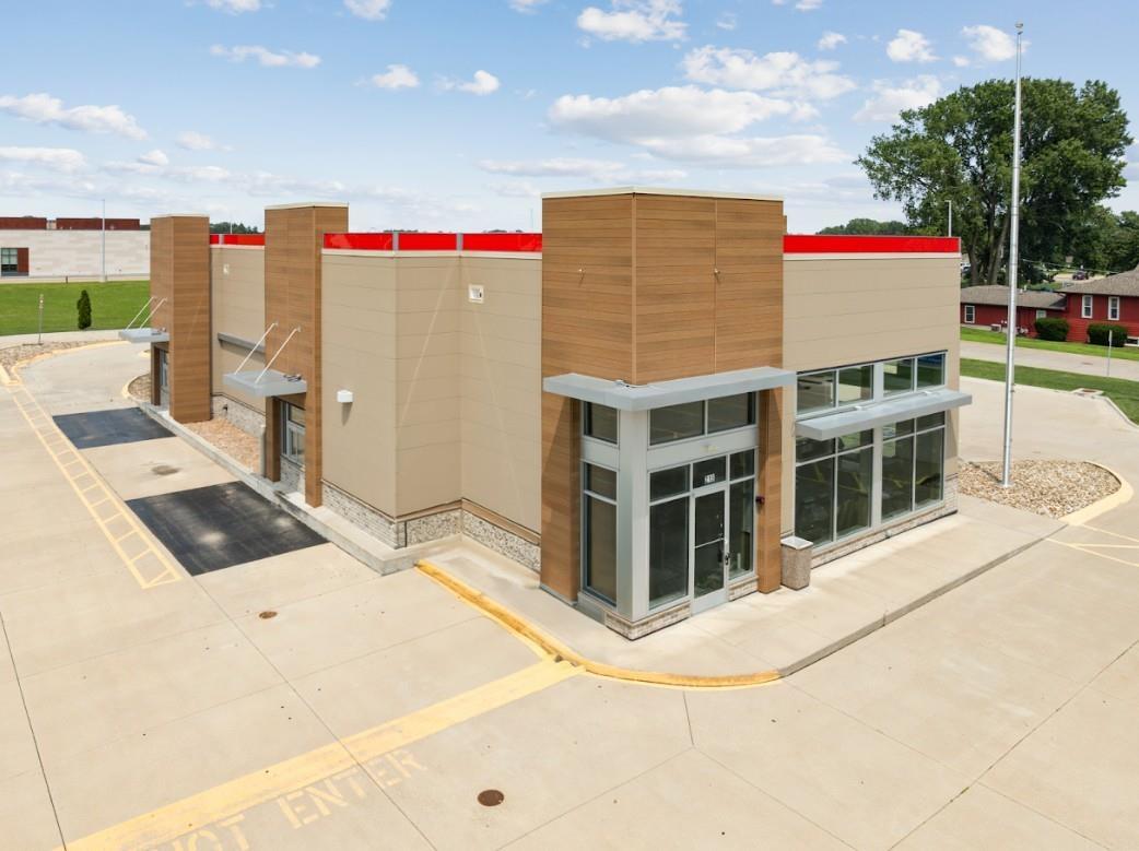Photo 1 of 6 — 215 E Donald Street, Waterloo, IA 50703