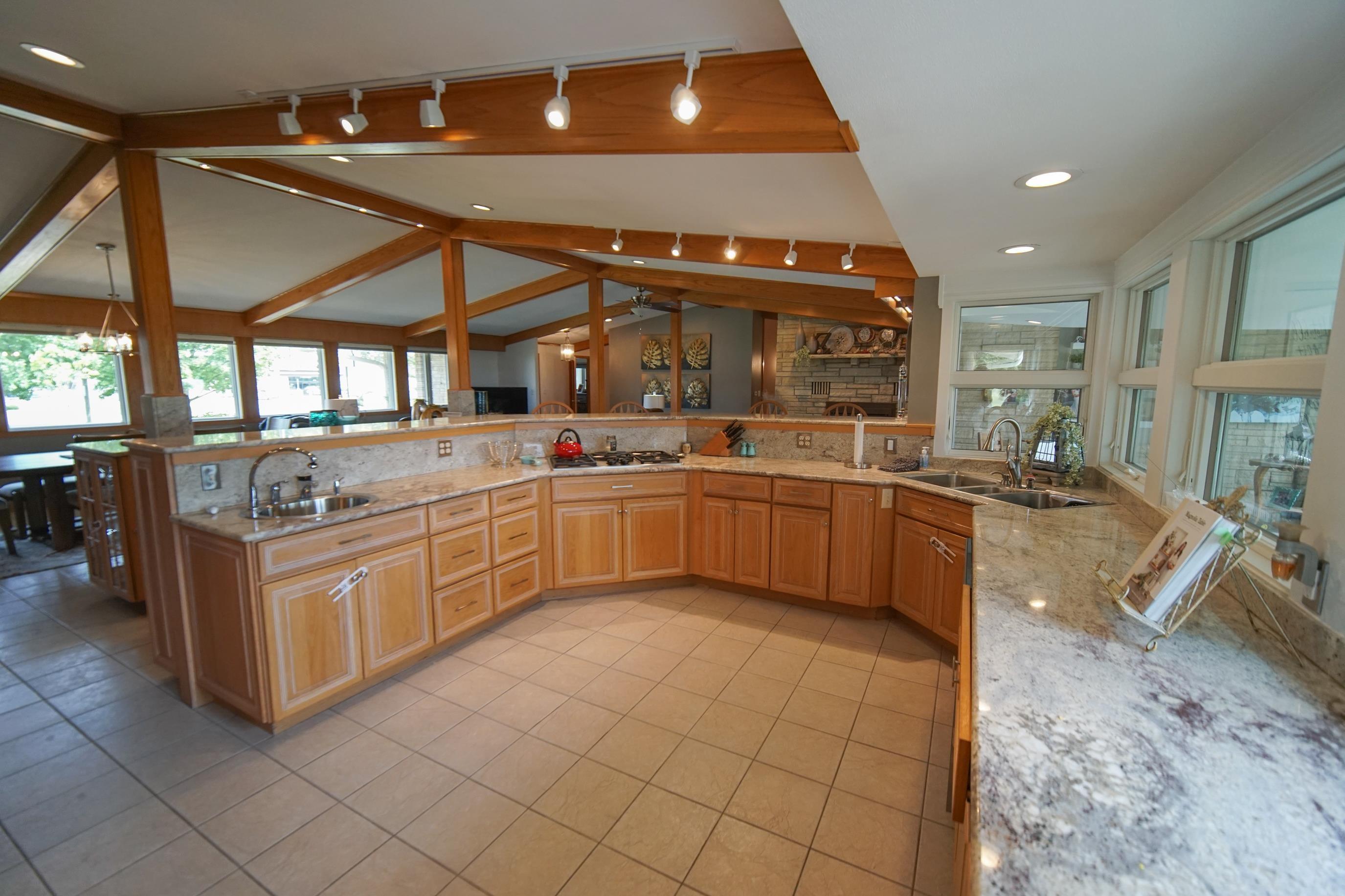 Strawberry Point, Iowa 52076, United States, 4 Bedrooms Bedrooms, ,4 BathroomsBathrooms,Residential,Pending,86019