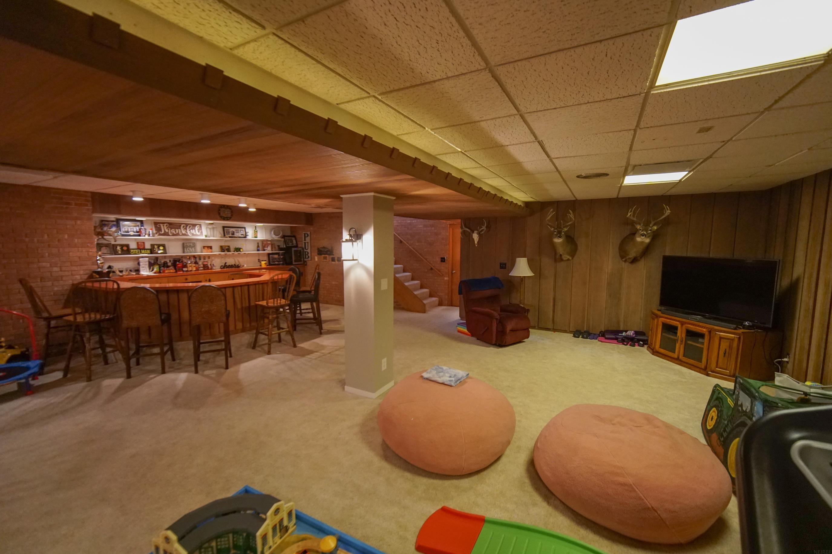 Strawberry Point, Iowa 52076, United States, 4 Bedrooms Bedrooms, ,4 BathroomsBathrooms,Residential,Pending,86019