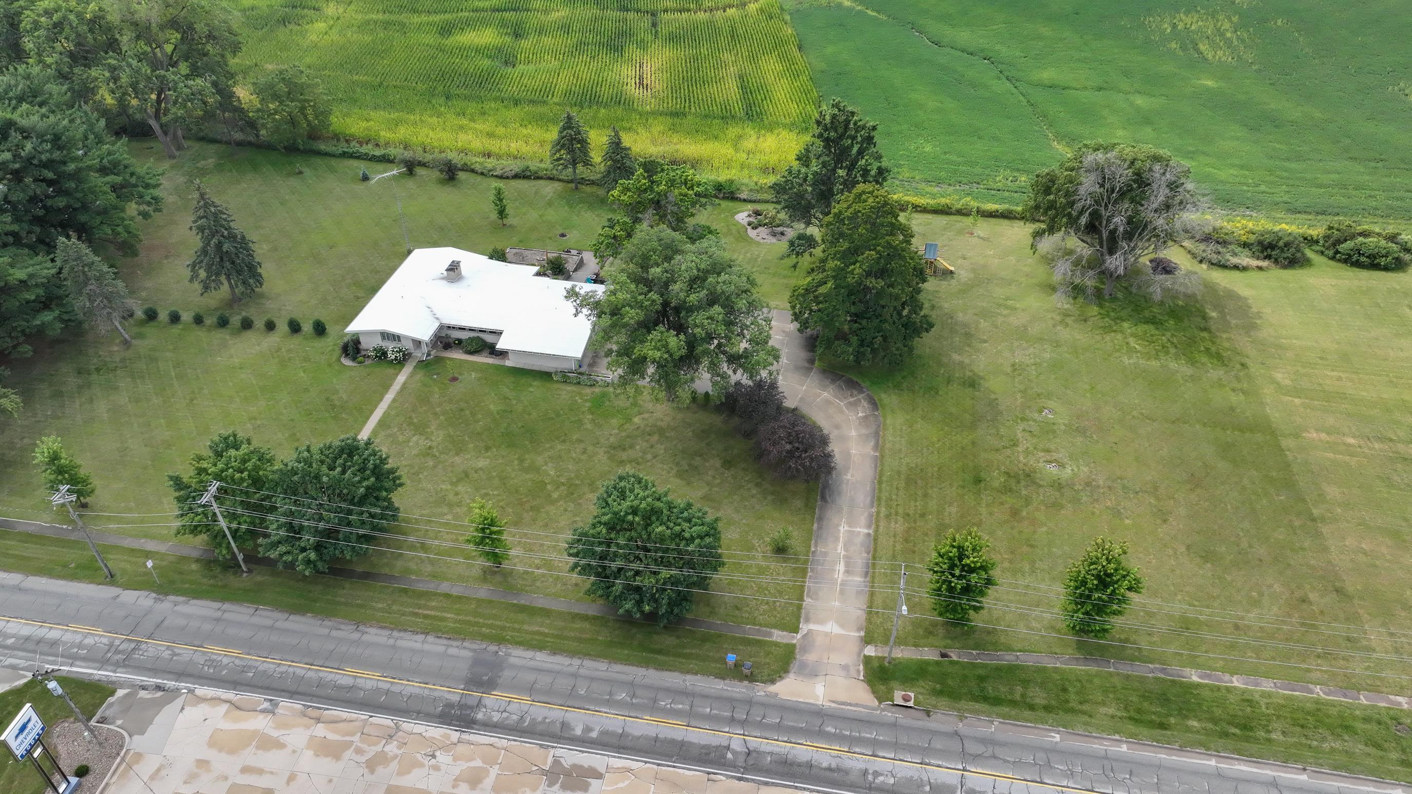 Strawberry Point, Iowa 52076, United States, 4 Bedrooms Bedrooms, ,4 BathroomsBathrooms,Residential,Pending,86019