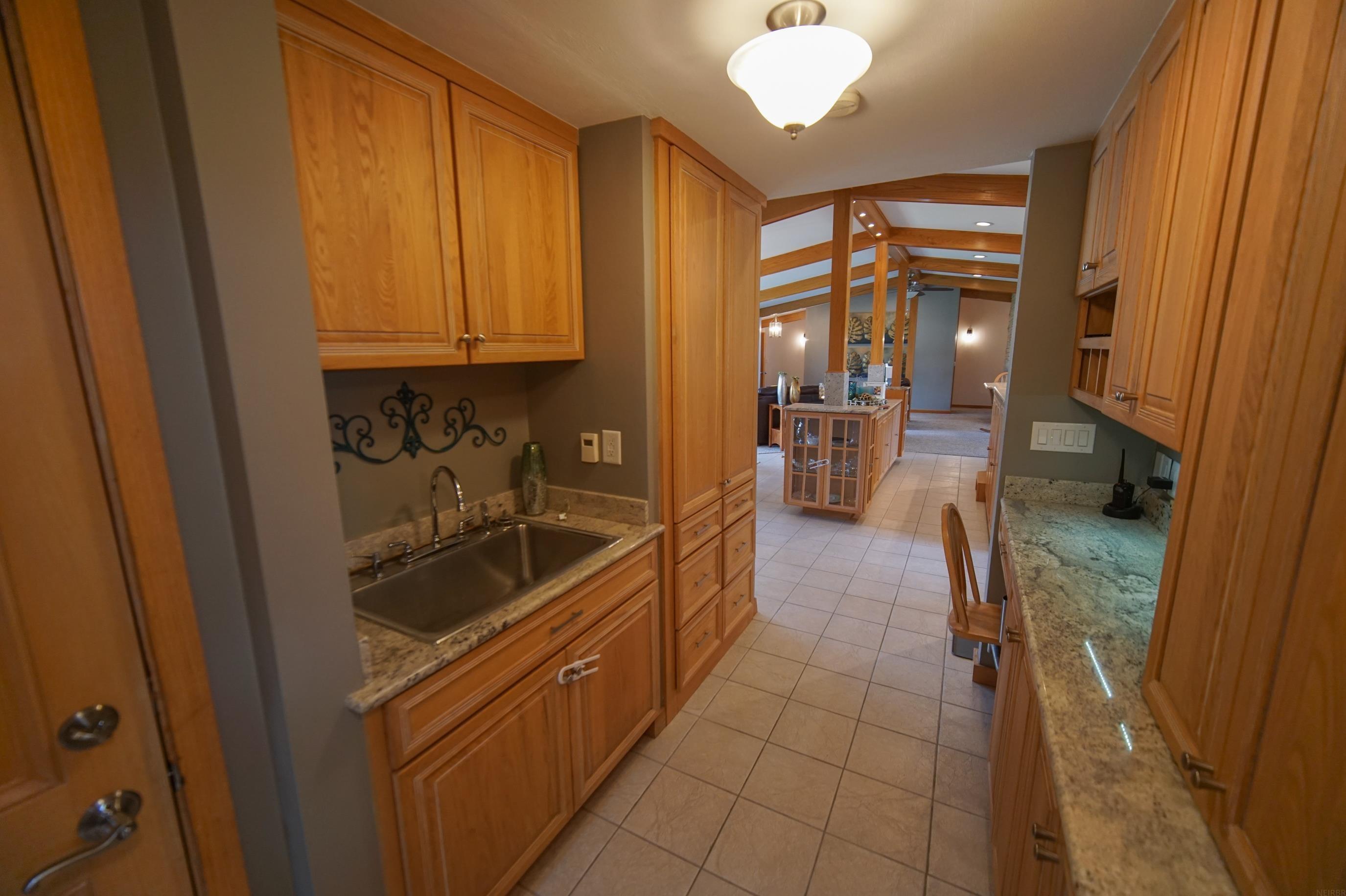 Strawberry Point, Iowa 52076, United States, 4 Bedrooms Bedrooms, ,4 BathroomsBathrooms,Residential,Pending,86019