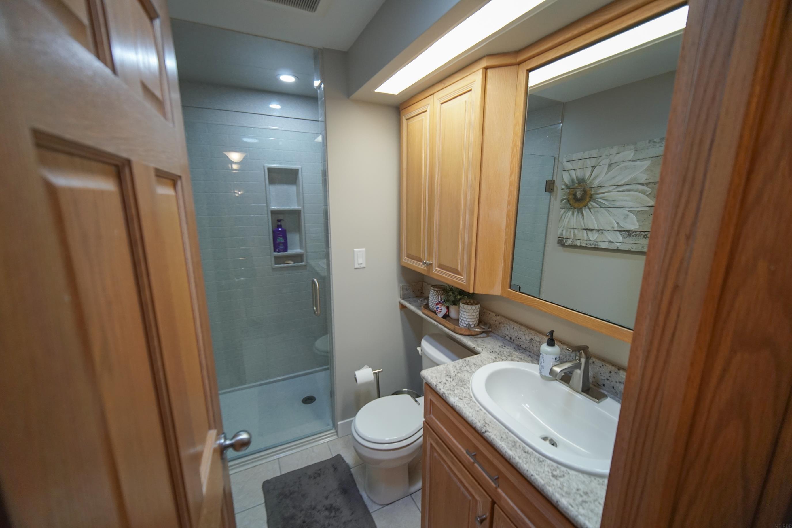 Strawberry Point, Iowa 52076, United States, 4 Bedrooms Bedrooms, ,4 BathroomsBathrooms,Residential,Pending,86019