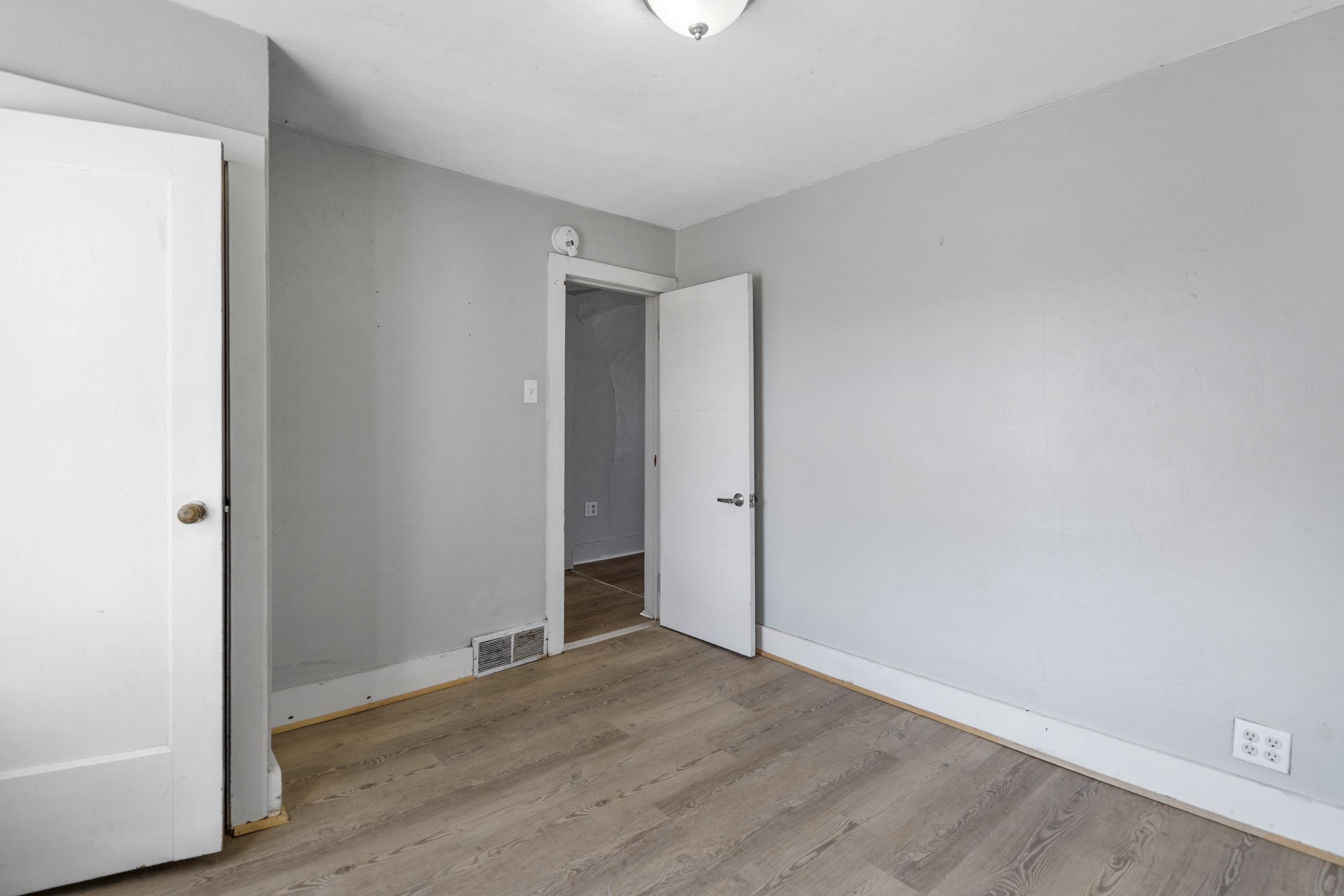 Oelwein, Iowa 50662, United States, 2 Bedrooms Bedrooms, ,1 BathroomBathrooms,Residential,Pending,83438