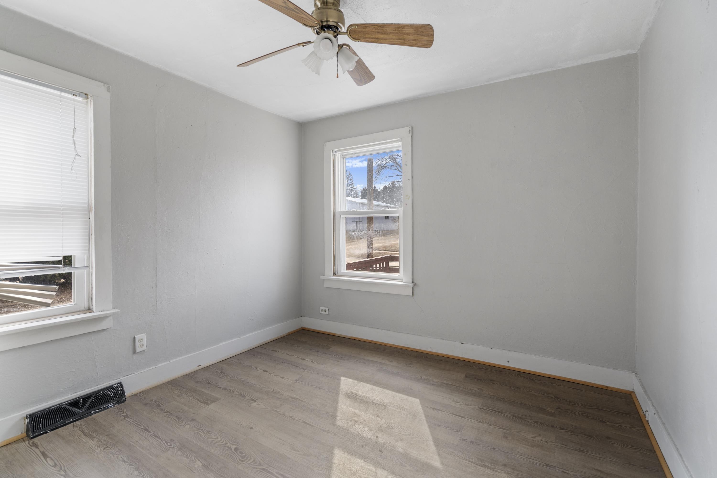 Oelwein, Iowa 50662, United States, 2 Bedrooms Bedrooms, ,1 BathroomBathrooms,Residential,Pending,83438