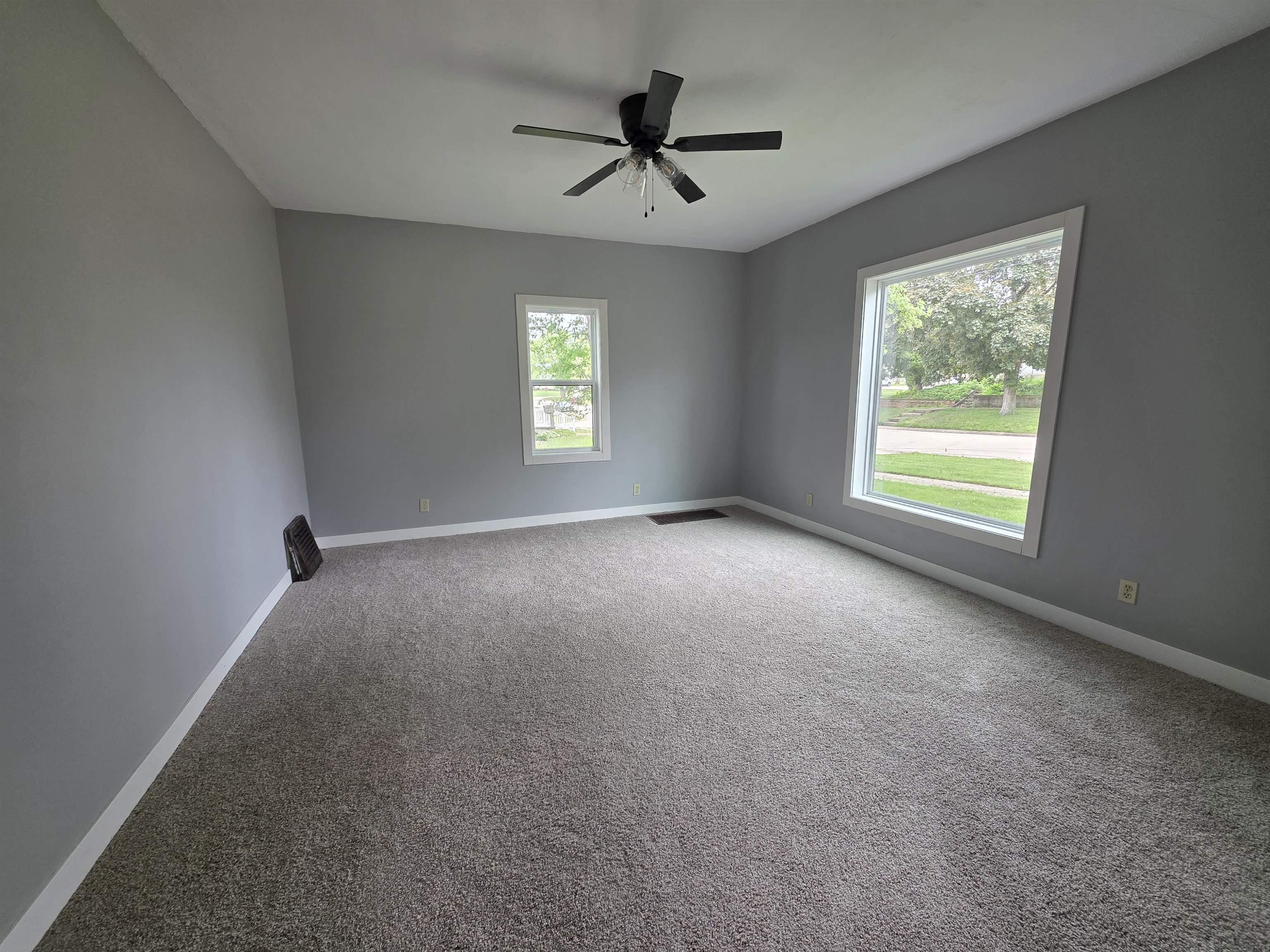 608 W Delaware Street - Photo 3