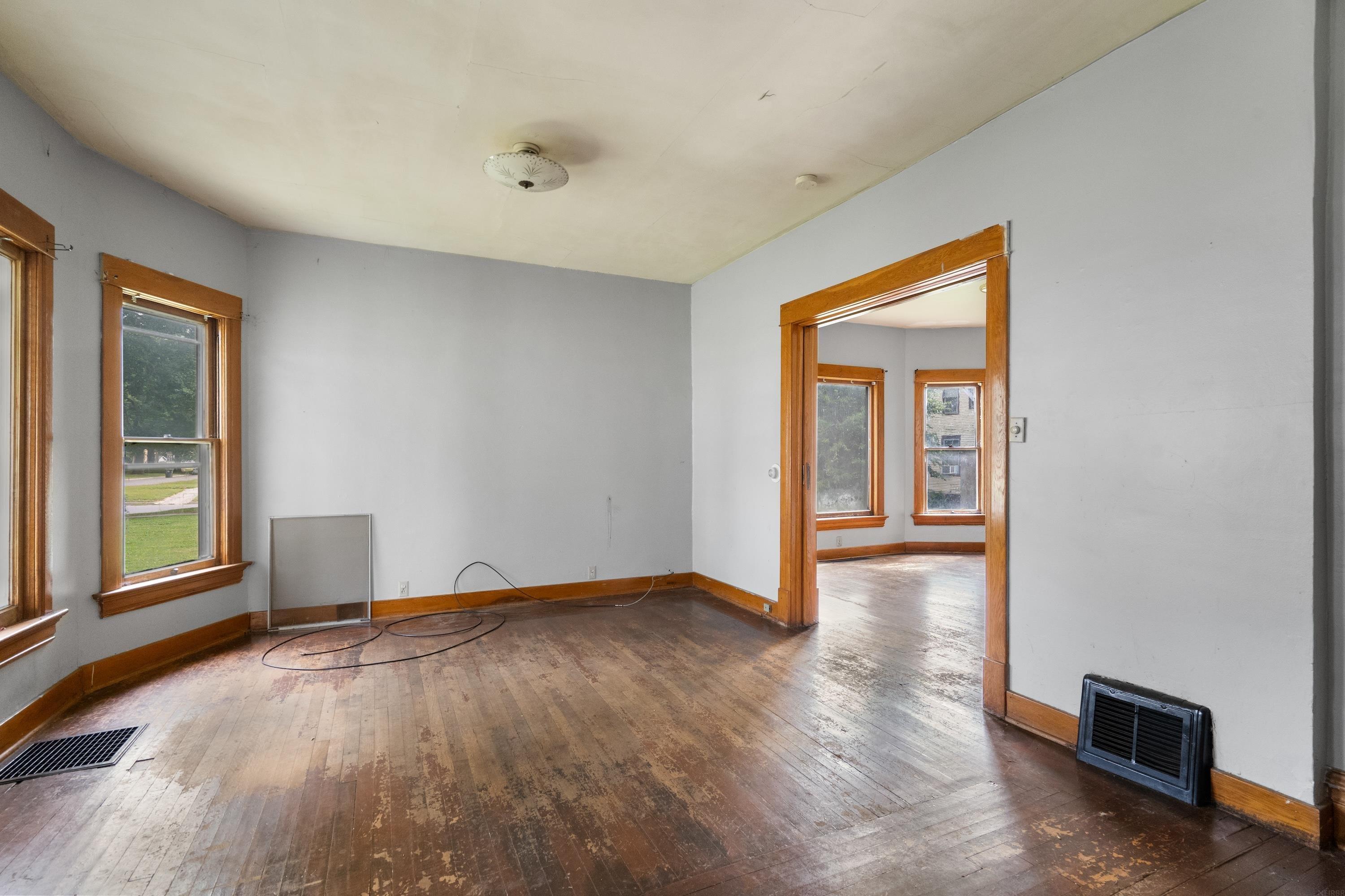 Waterloo, Iowa 50701, United States, ,Residential,Active,211094