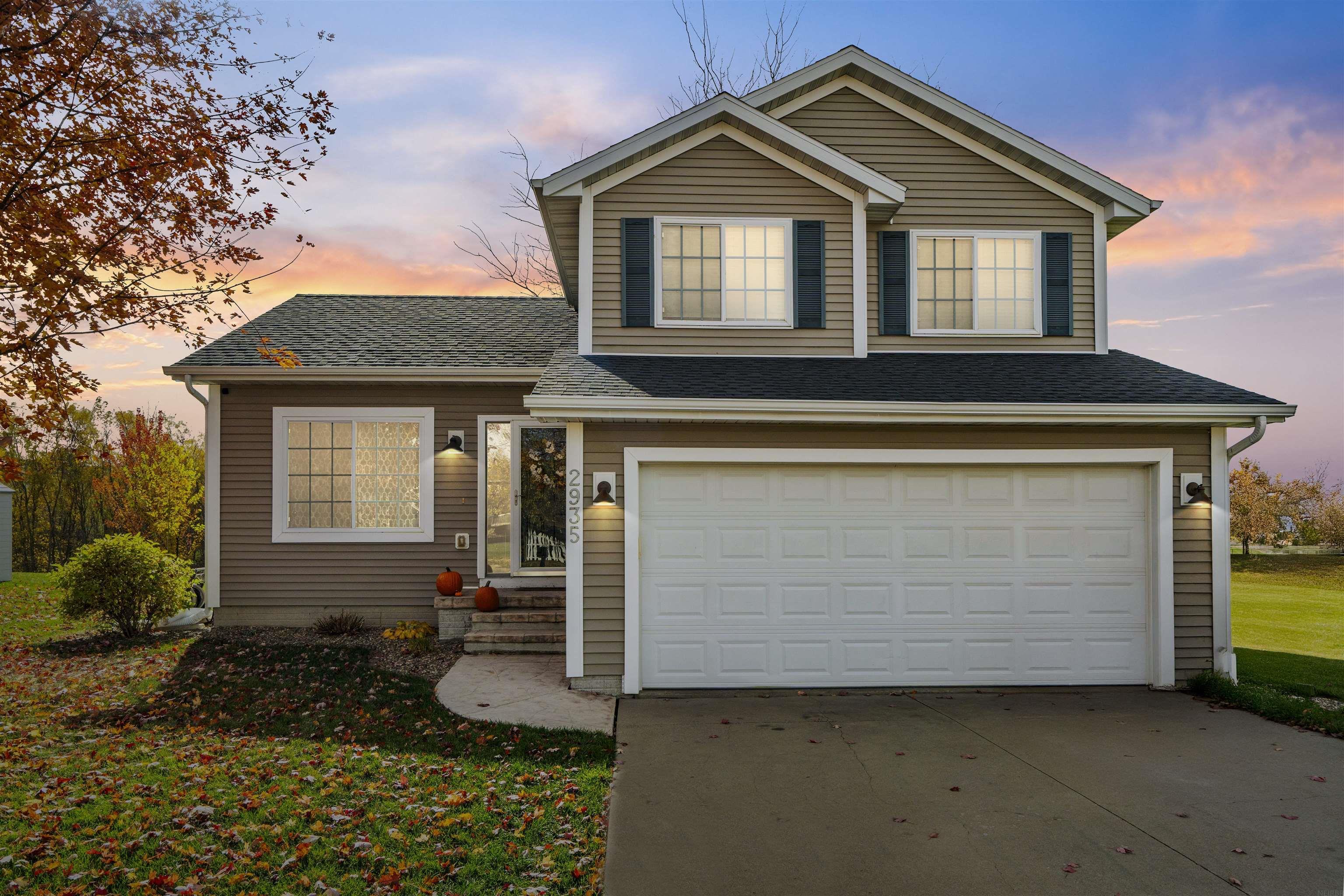 Marion, Iowa 52302, United States, 3 Bedrooms Bedrooms, ,2 BathroomsBathrooms,Residential,Active,240696