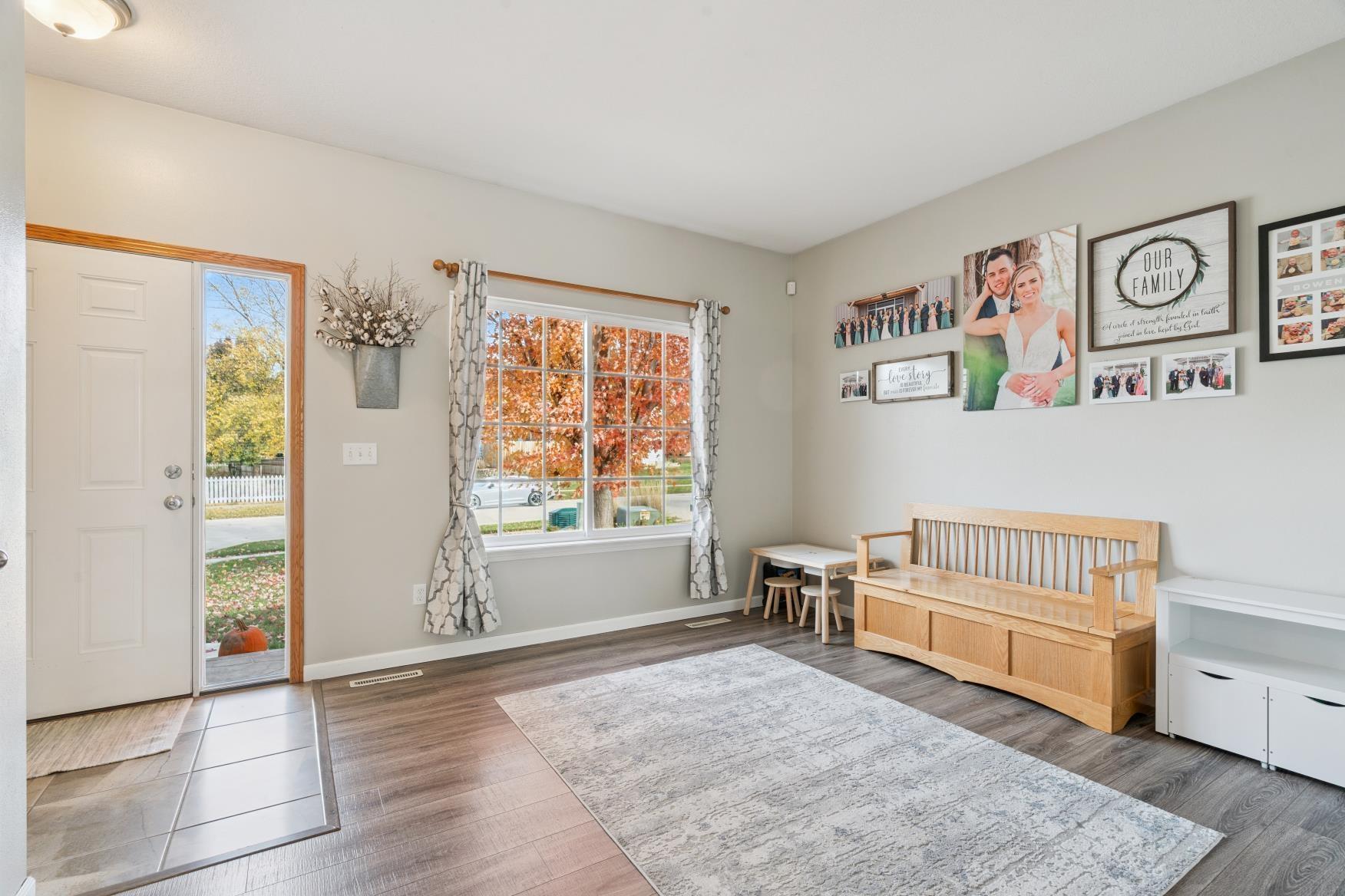 Marion, Iowa 52302, United States, 3 Bedrooms Bedrooms, ,2 BathroomsBathrooms,Residential,Active,240696