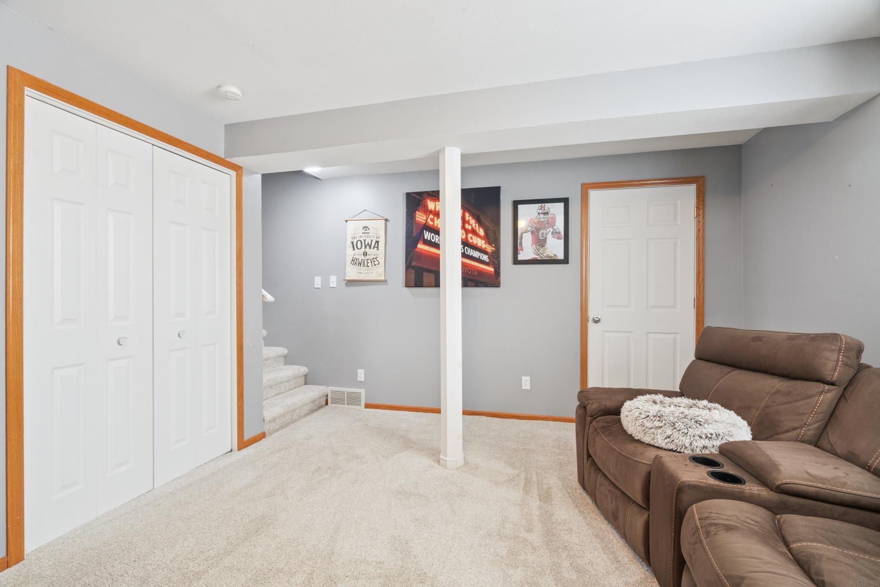 Marion, Iowa 52302, United States, 3 Bedrooms Bedrooms, ,2 BathroomsBathrooms,Residential,Active,240696