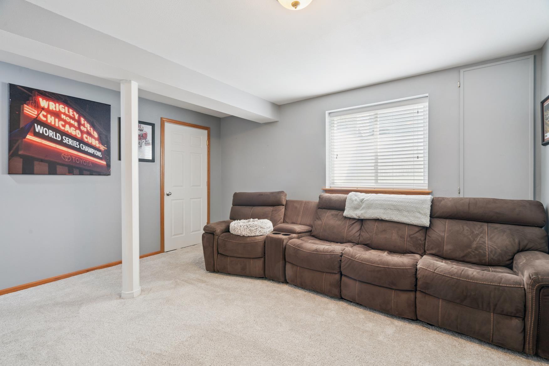 Marion, Iowa 52302, United States, 3 Bedrooms Bedrooms, ,2 BathroomsBathrooms,Residential,Active,240696