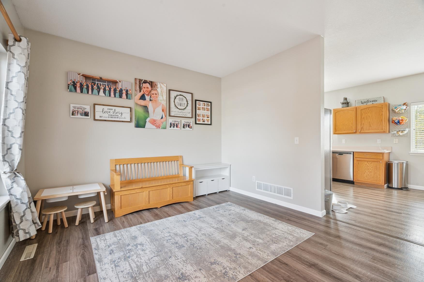 Marion, Iowa 52302, United States, 3 Bedrooms Bedrooms, ,2 BathroomsBathrooms,Residential,Active,240696