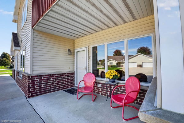 4241 EASTPARK RD UNIT 7, CEDAR FALLS, IA 50613 - Image edf9594fd726f0f4e0765b05bc29d60e/4042735094