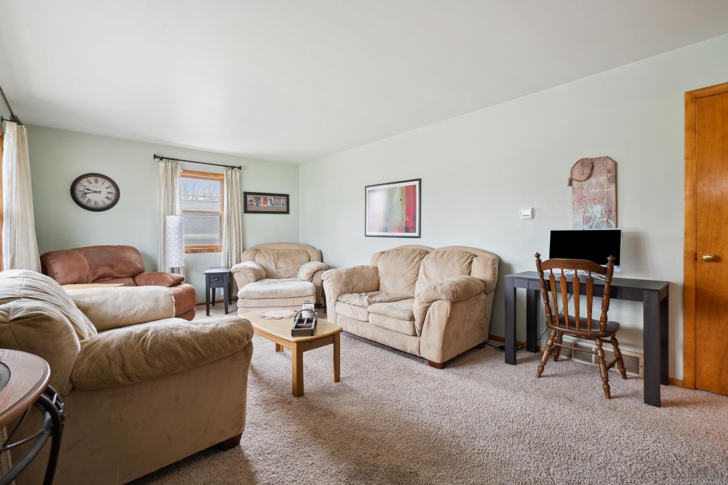 Independence, Iowa 50644, United States, 3 Bedrooms Bedrooms, ,2 BathroomsBathrooms,Residential,Pending,107705