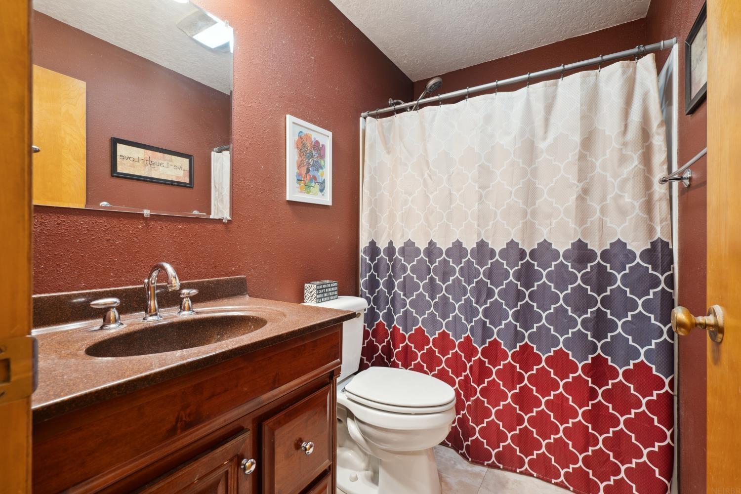 Independence, Iowa 50644, United States, 3 Bedrooms Bedrooms, ,2 BathroomsBathrooms,Residential,Pending,107705