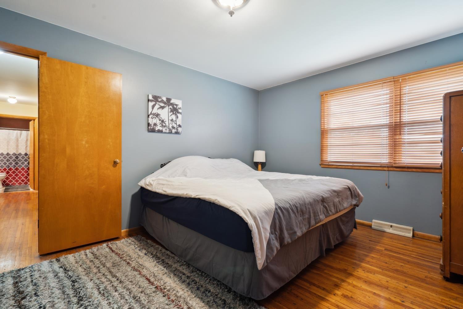 Independence, Iowa 50644, United States, 3 Bedrooms Bedrooms, ,2 BathroomsBathrooms,Residential,Pending,107705