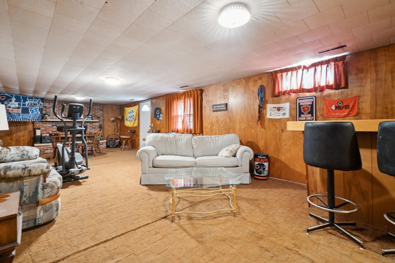 Independence, Iowa 50644, United States, 3 Bedrooms Bedrooms, ,2 BathroomsBathrooms,Residential,Pending,107705