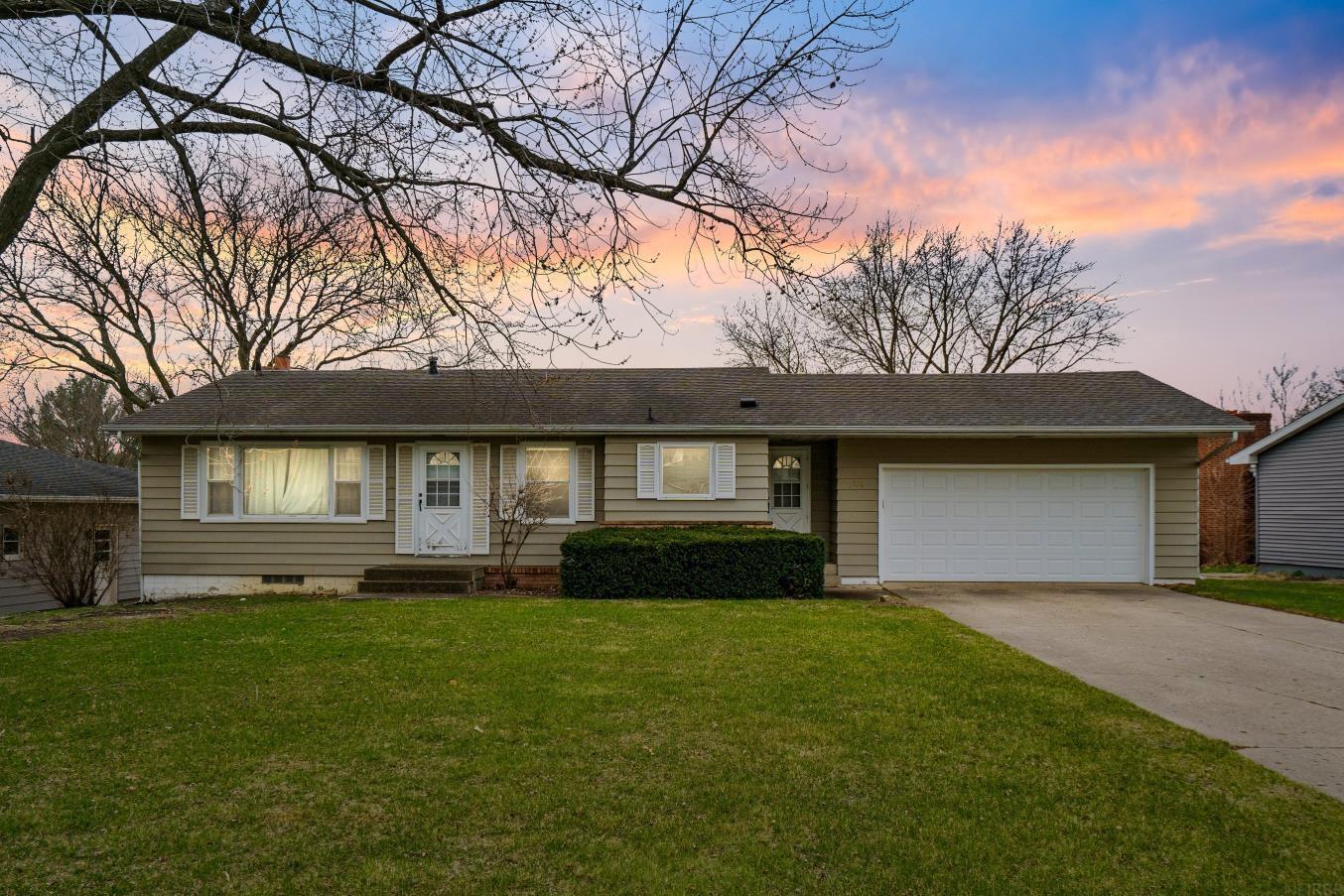 Independence, Iowa 50644, United States, 3 Bedrooms Bedrooms, ,2 BathroomsBathrooms,Residential,Pending,107705