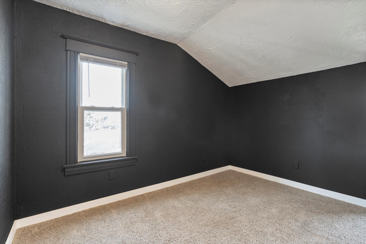 Waterloo, Iowa 50703, United States, 2 Bedrooms Bedrooms, ,1 BathroomBathrooms,Residential,Pending,89571