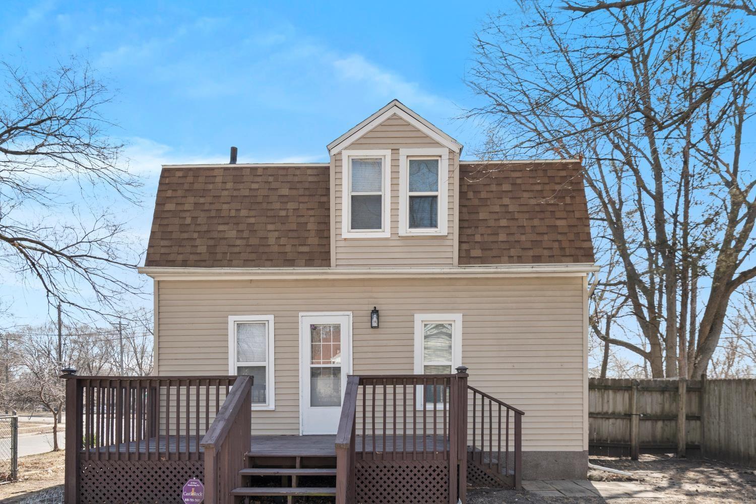 Waterloo, Iowa 50703, United States, 2 Bedrooms Bedrooms, ,1 BathroomBathrooms,Residential,Pending,89571