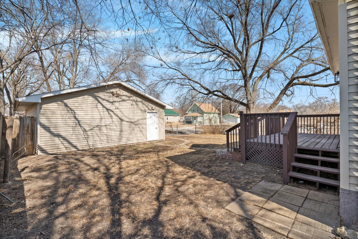 Waterloo, Iowa 50703, United States, 2 Bedrooms Bedrooms, ,1 BathroomBathrooms,Residential,Pending,89571