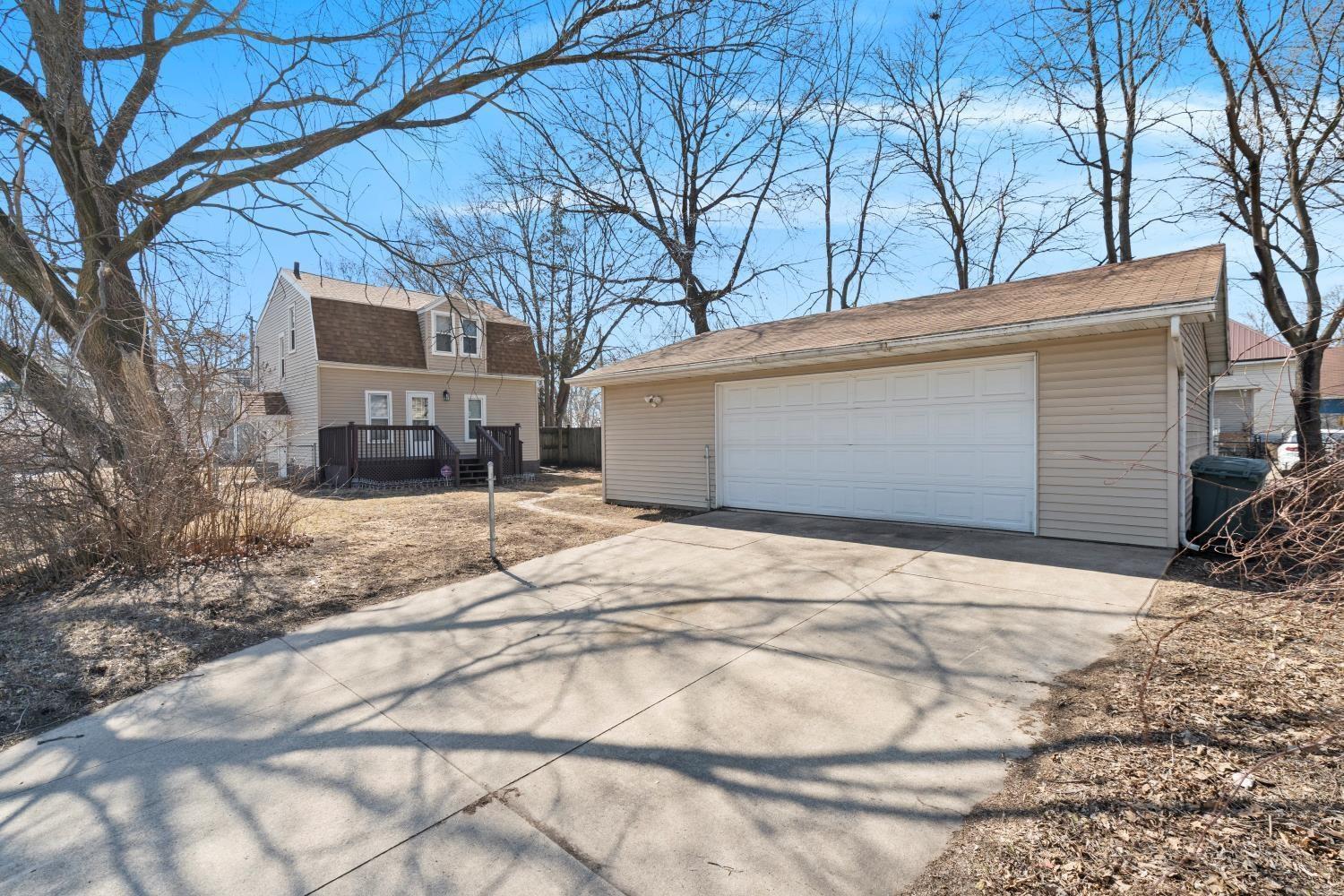 Waterloo, Iowa 50703, United States, 2 Bedrooms Bedrooms, ,1 BathroomBathrooms,Residential,Pending,89571