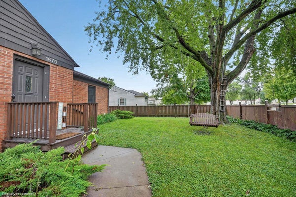 1670 SAGER AVE, WATERLOO, IA 50701 - Image f7d124f1055cfb8f84eee2dc39e8c93a/499282543