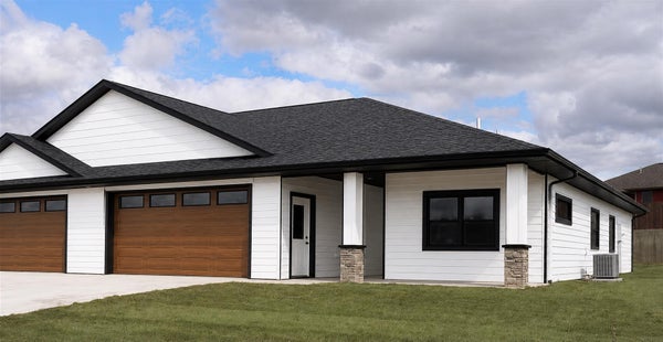 2360 SHAGBARK LANE RD 1, DECORAH, IA 52101 - Image f9cf8e7d57d593e48787f77cd83f5b92/135486443