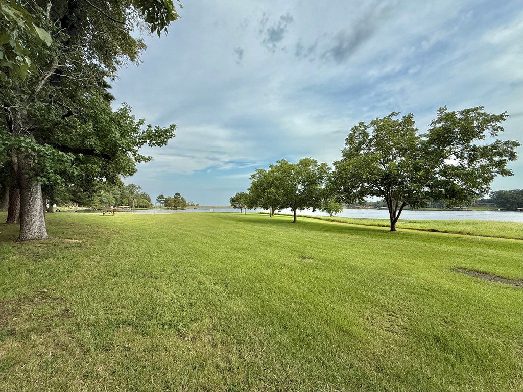 Lots: 566-567 Commodore Drive