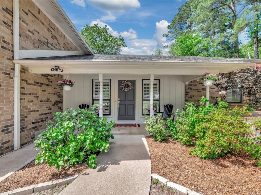 1110 Crestview Drive