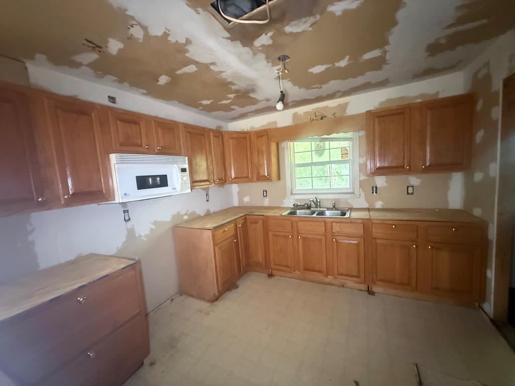 11823 Hwy 63W