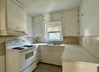 148 East Menefee
