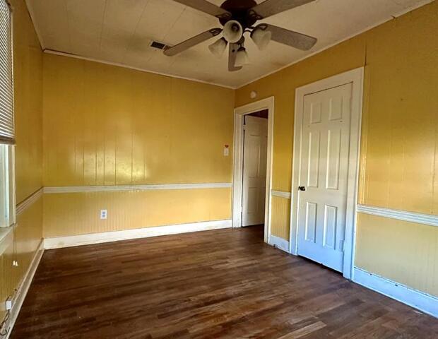 148 East Menefee