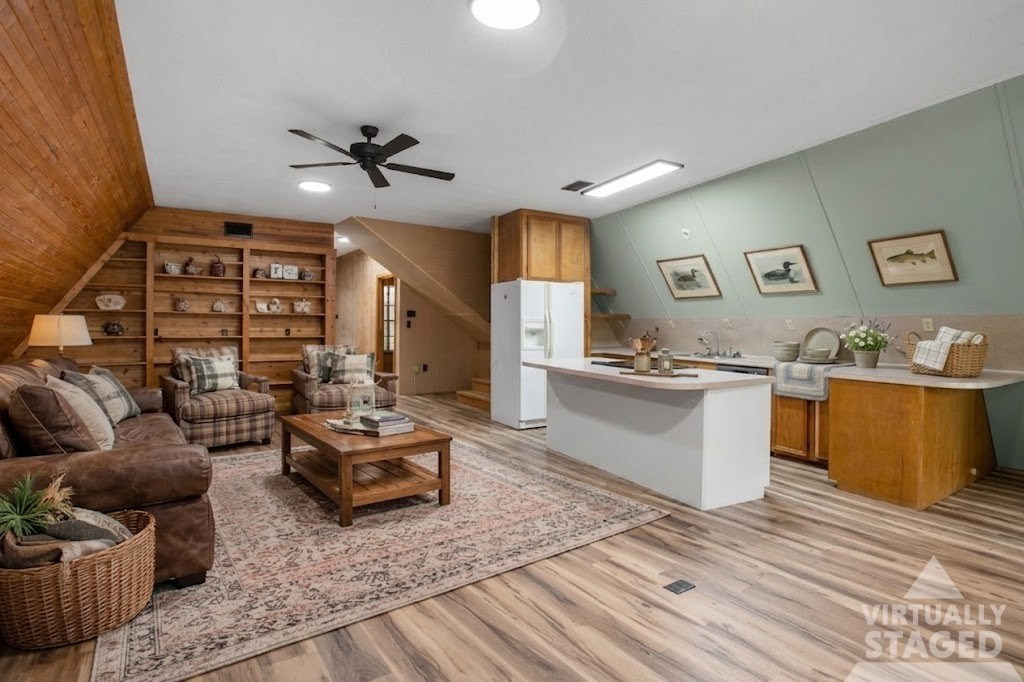 543 Lake Side Drive