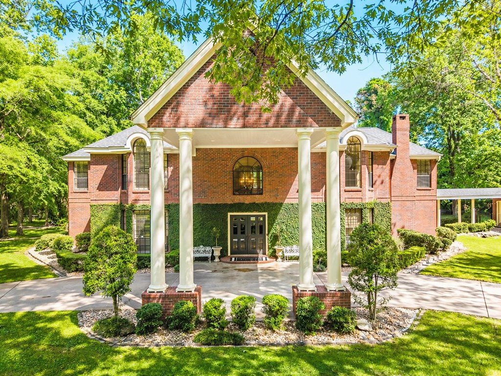 1003 Harmony Hill