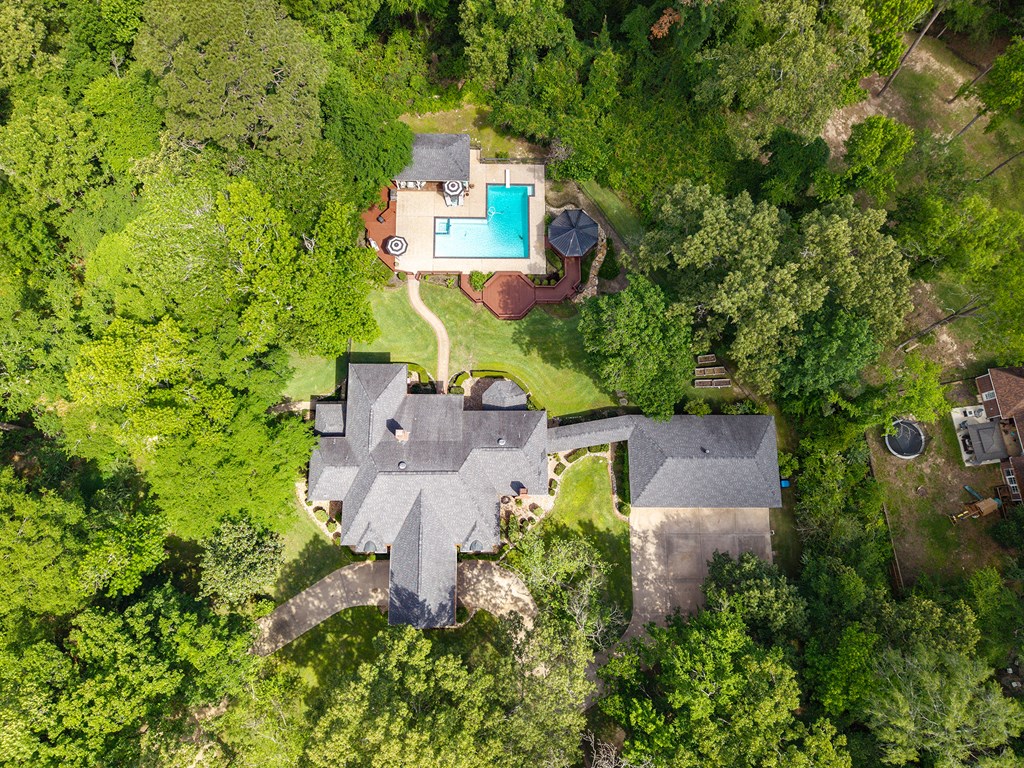 1003 Harmony Hill