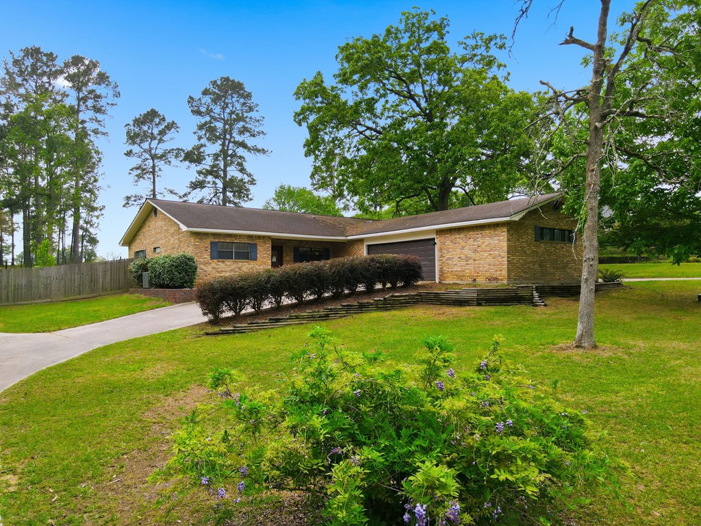 127 Forrest Road