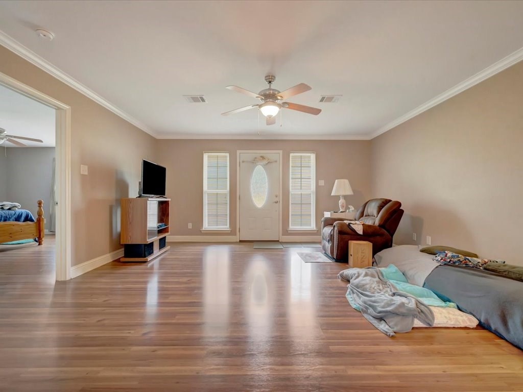 587 County Road 831