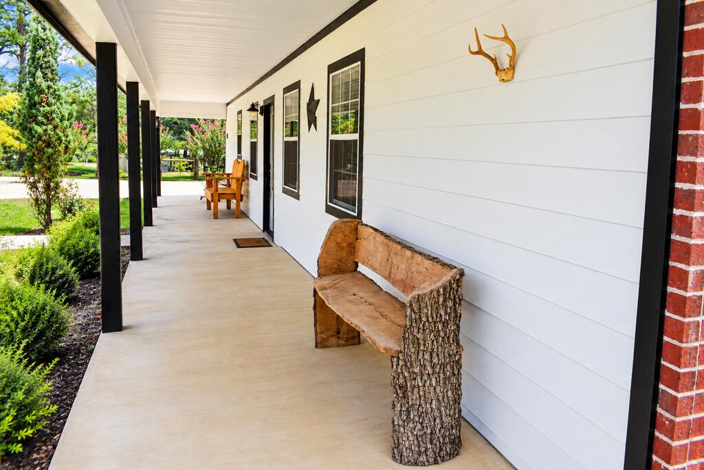 205 County Road 6101