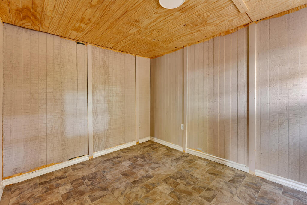 1099 Lazy Acres