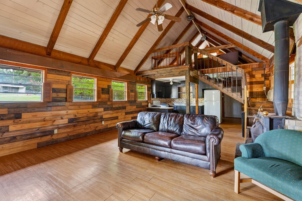 1099 Lazy Acres