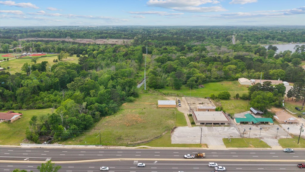 1404 NW Loop 323
