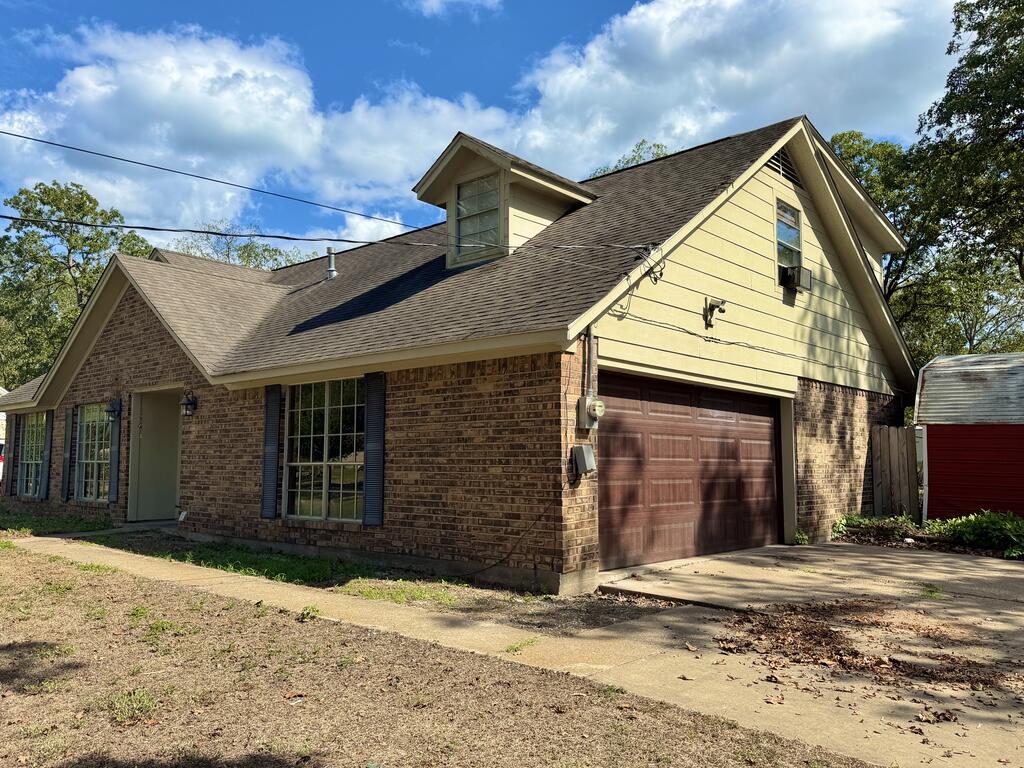 1273 EDGEWOOD CIRCLE
