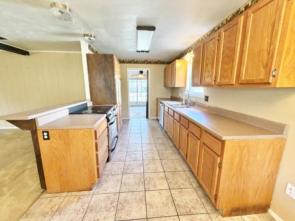 1273 EDGEWOOD CIRCLE