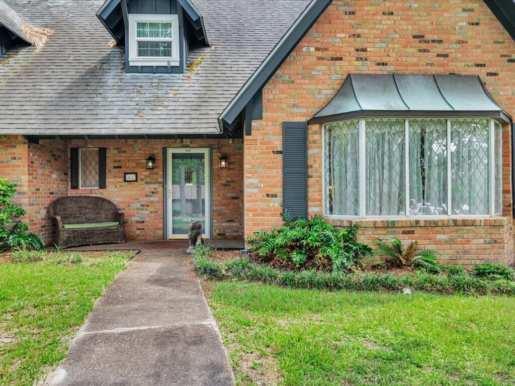 805 Spring Valley Drive