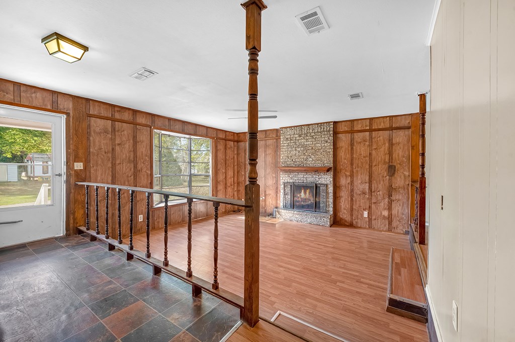 318 Lake Alley