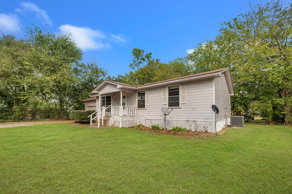 318 Lake Alley